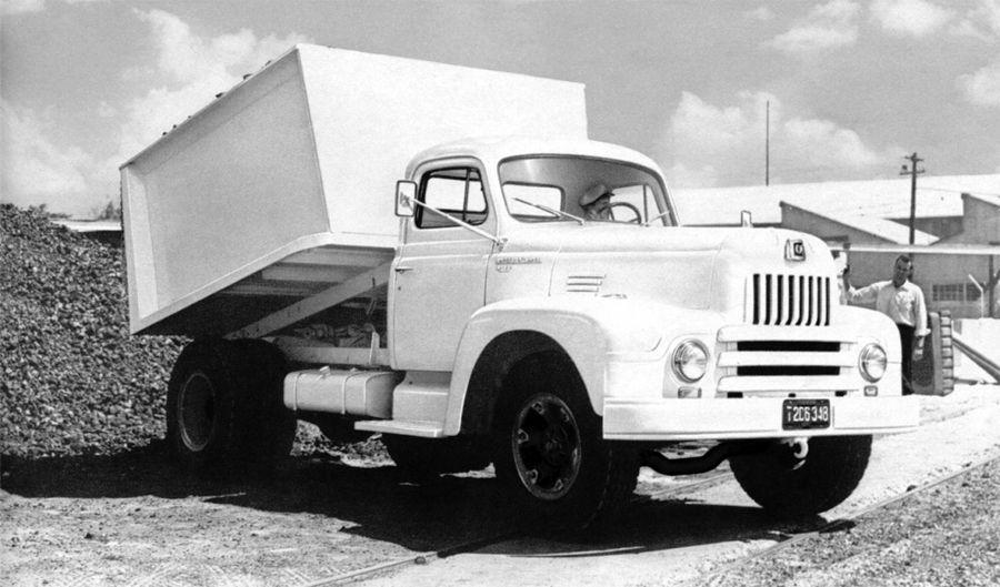  International-Harvester L-194 LoadStar Dump Truck 1952 года  (фото 1 из 1)